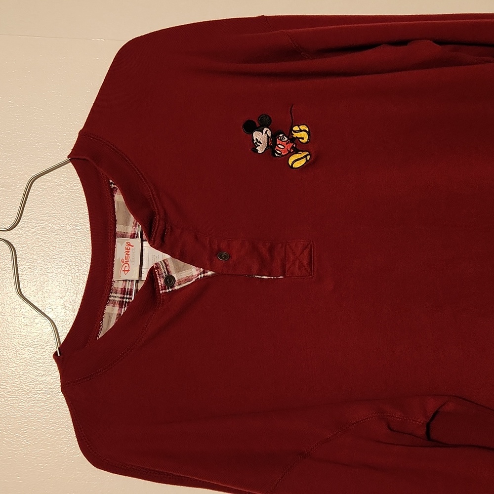 Disney direct long sleeve t-shirt size L, color/Burgundy